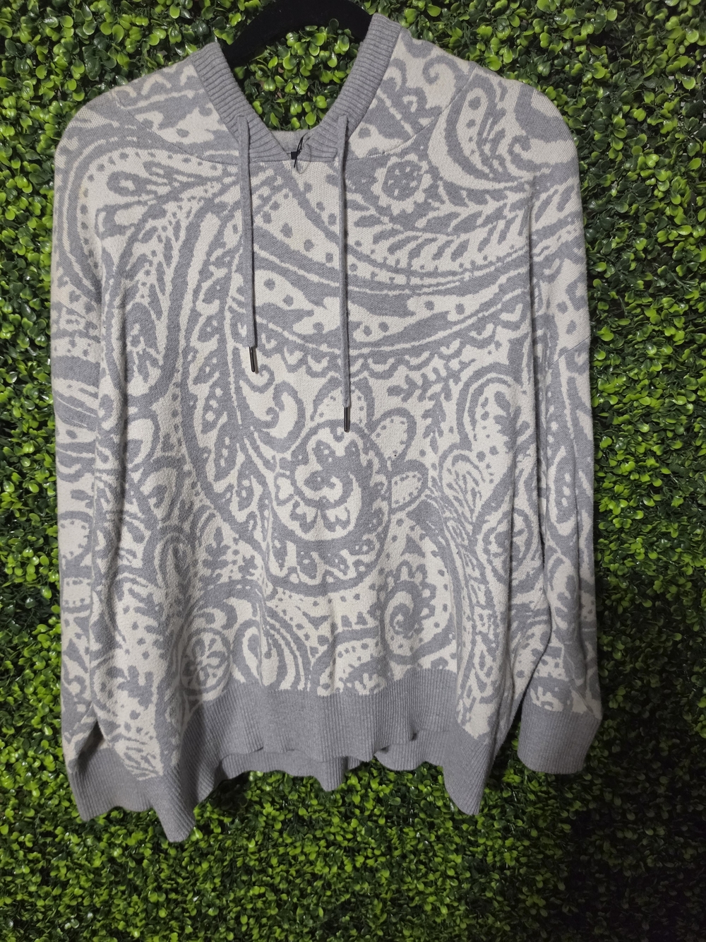 Cynthia Rowley Light Gray & Ivory Paisley Hoodie Sweater